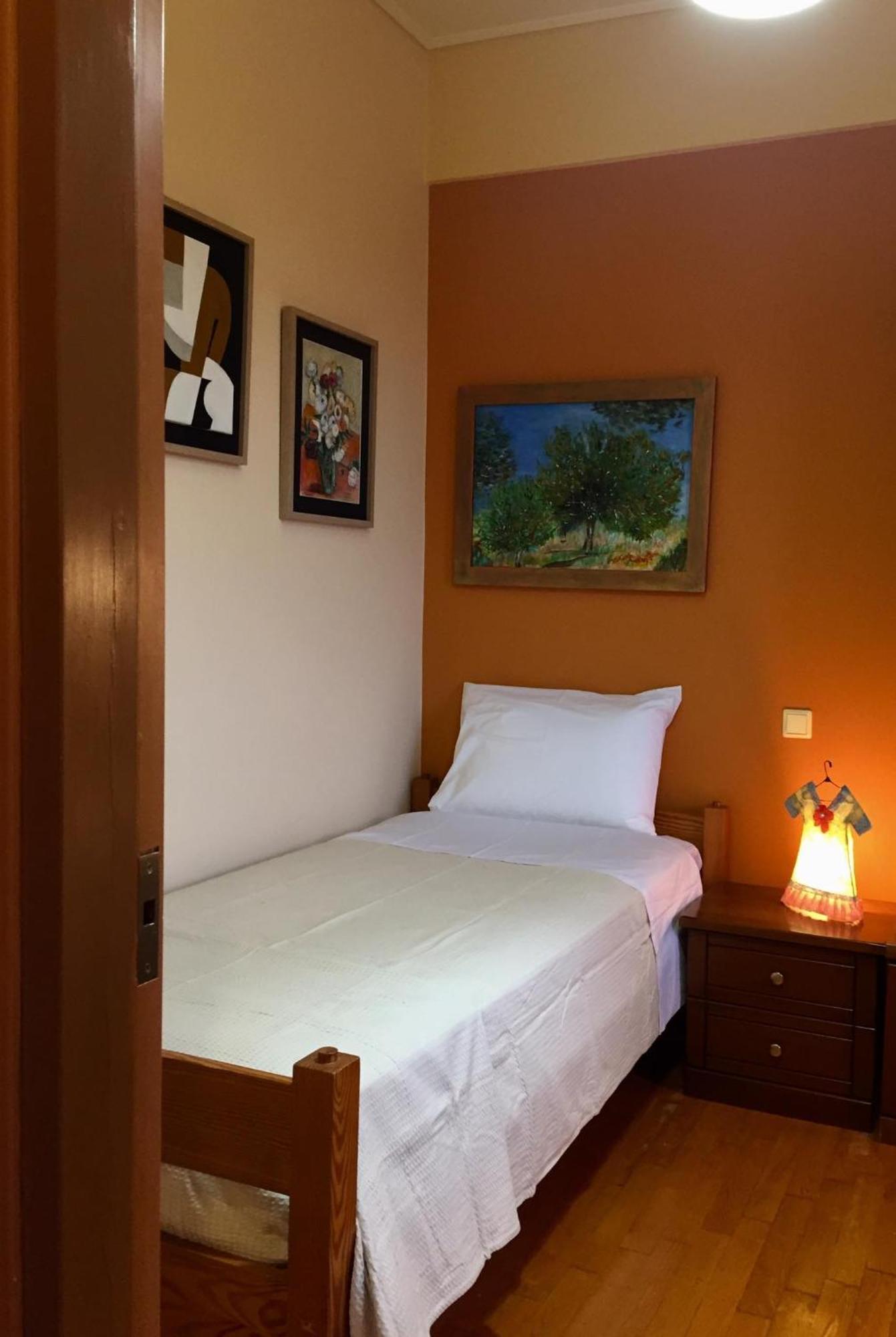 Small Apartment Near Athens Airport Pikermion Экстерьер фото